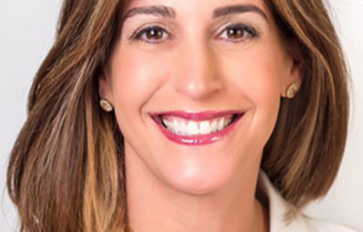 Rona Borre headshot